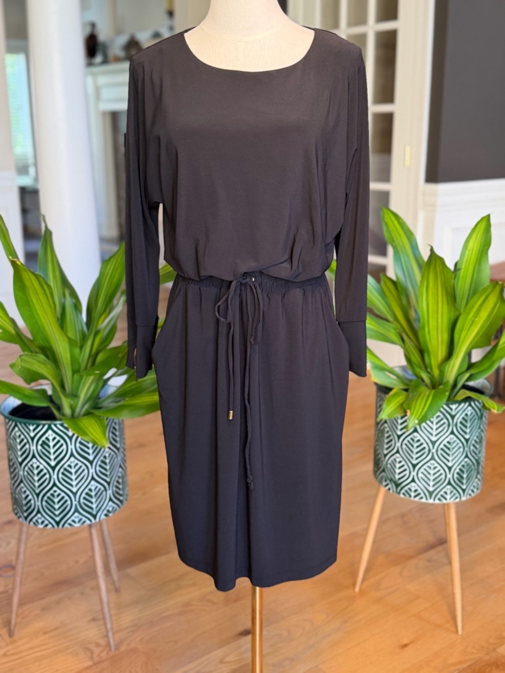SOHO Apparel Classic Black Drawstring Waist Dress‎ Pockets (GUC)